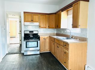 13 Truxton Rd #1, Island Park, NY 11558