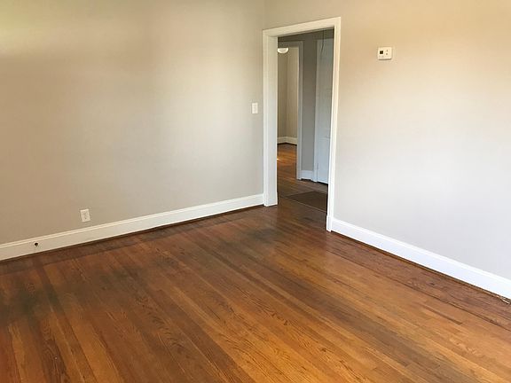 5th image of 2412 Carlisle Ave