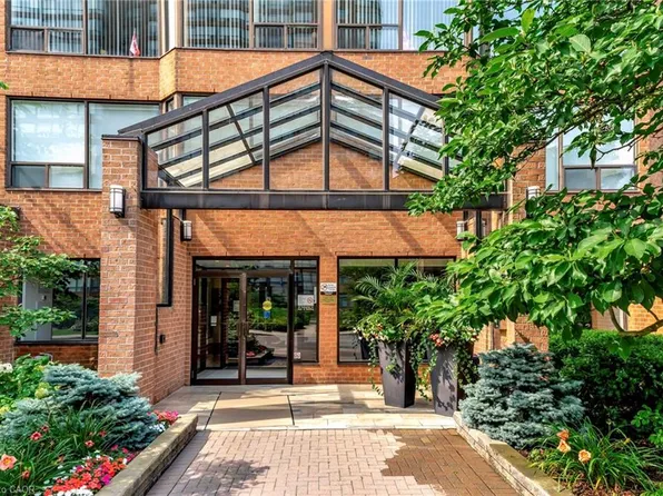 1270 Maple Crossing Blvd #1610, Burlington, ON L7S 2J3