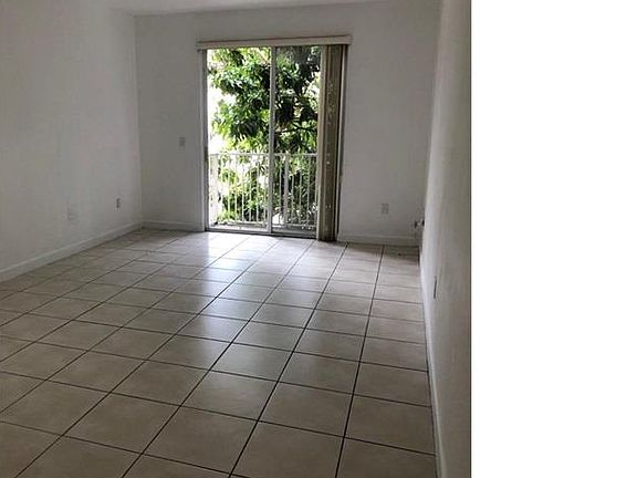 3rd image of 17650 NW 73rd Ave APT 205