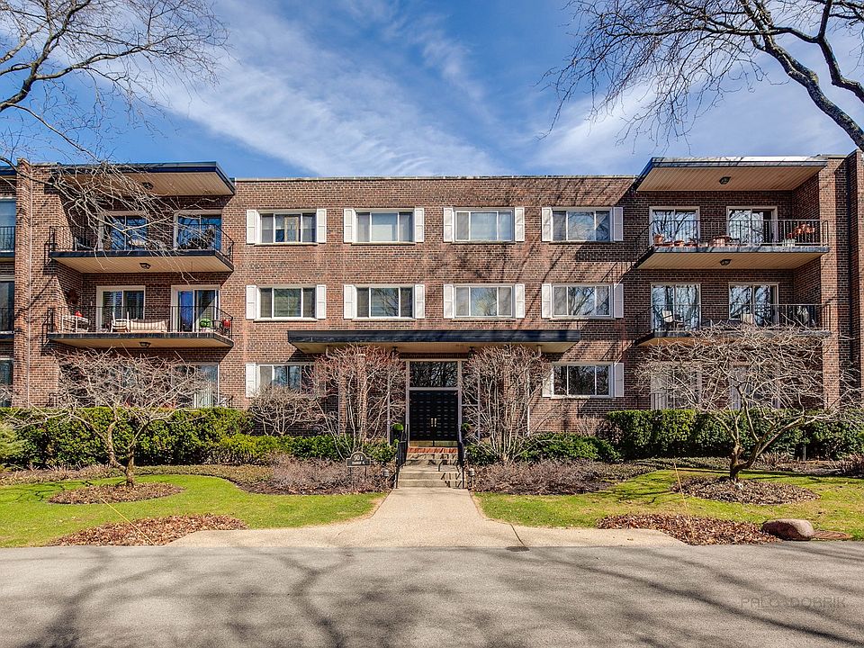 1st image of 90 Franklin Pl E APT 111