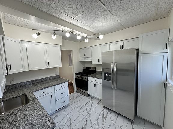 4th image of 213 Sherman Ave