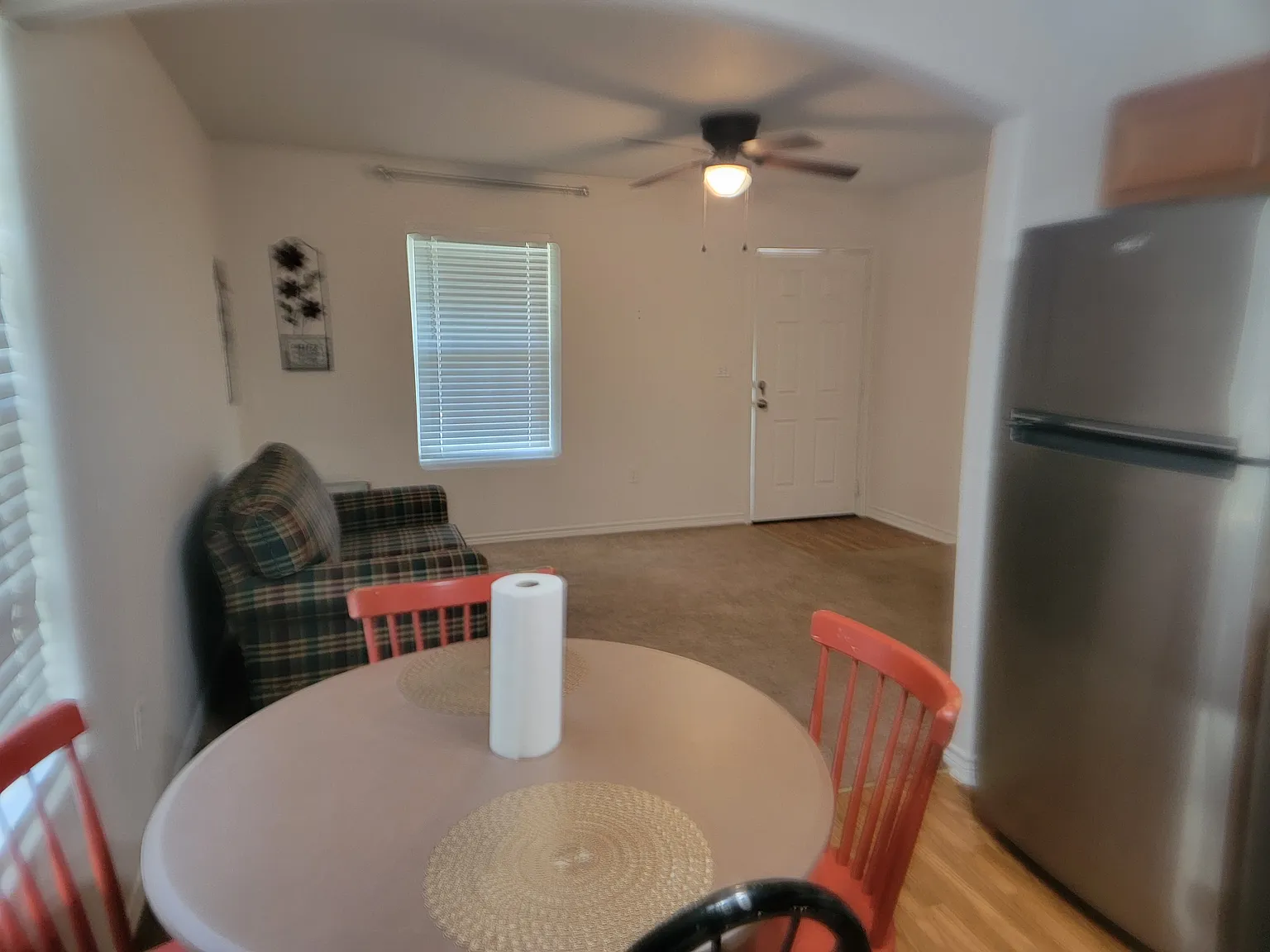 2 bed, 840 sqft, $1,000 — Photo 2