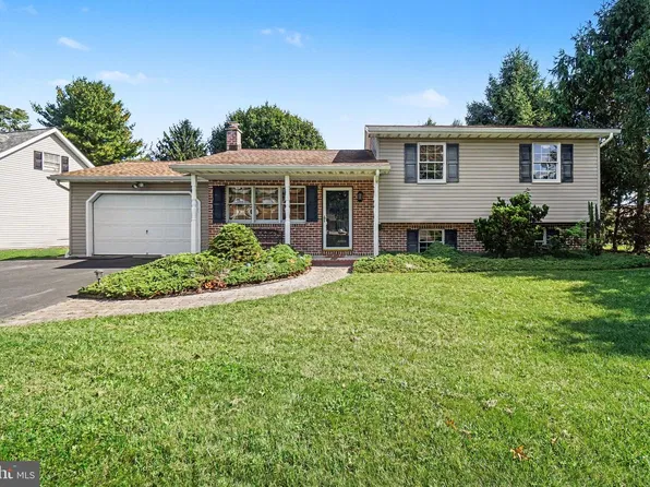 1612 Greenwood Dr, Lebanon, PA 17046