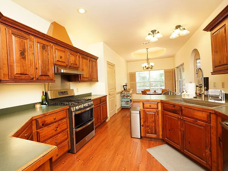 428 Riverchase Blvd — Photo 11