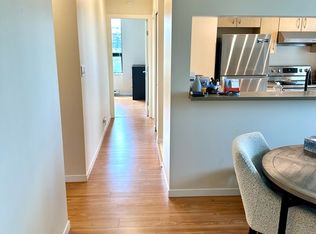 3663 Crowley Dr #807, Vancouver, BC V5R 6H4