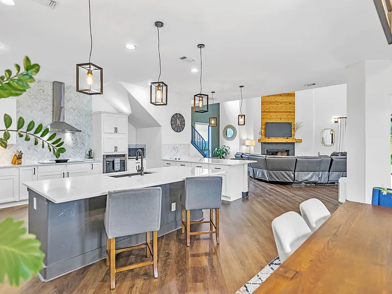 411 Cielo Cir — Photo 12