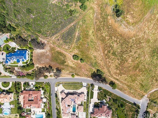 1st image of 920 Everest Dr