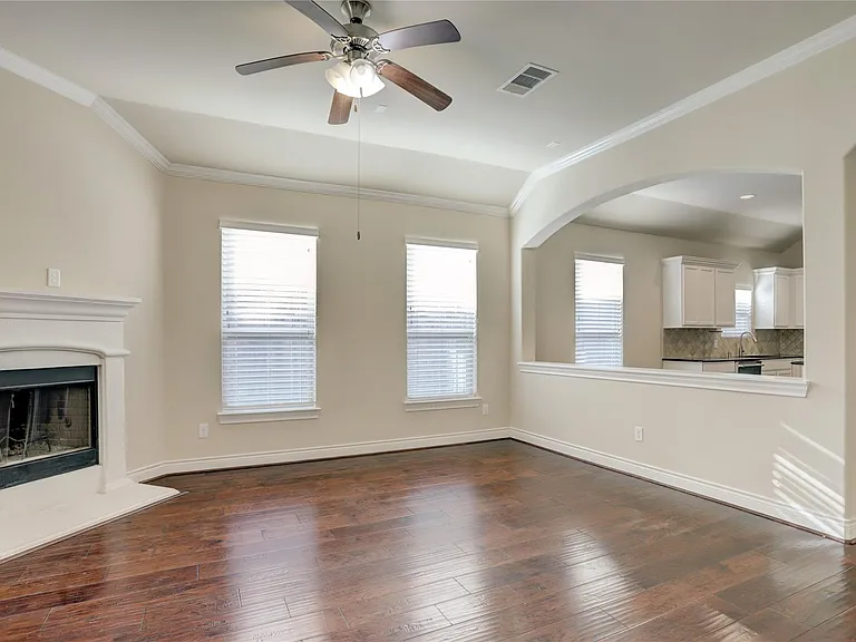 606 Sabinal St — Photo 14