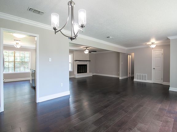 5th image of 11110 Ellis Dr
