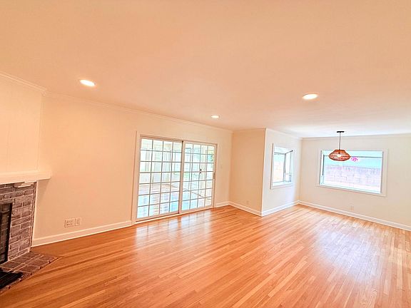 5th image of 16457 Gledhill St