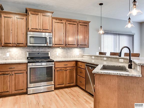 3rd image of 10209 S 124th Ave
