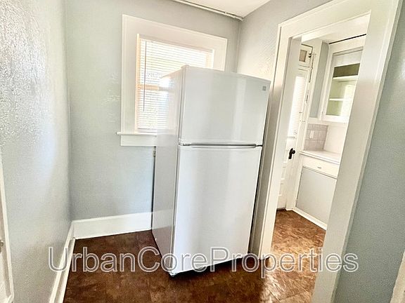 3rd image of 610 5th Ave N APT 35