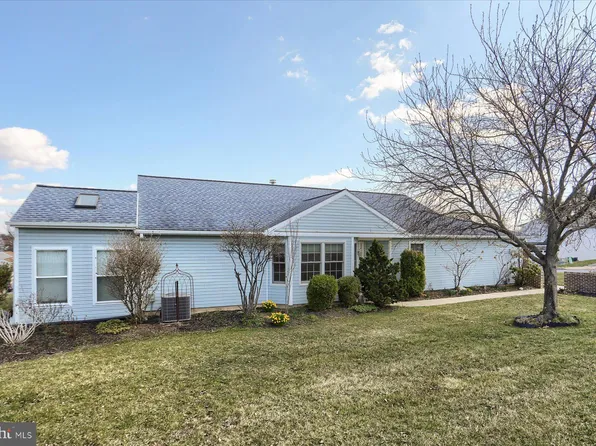 6266 S Highlands Cir, Harrisburg, PA 17111