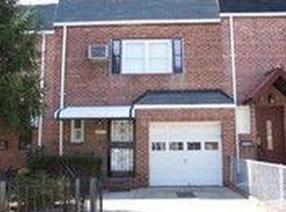 5250 70th St, Maspeth, NY 11378