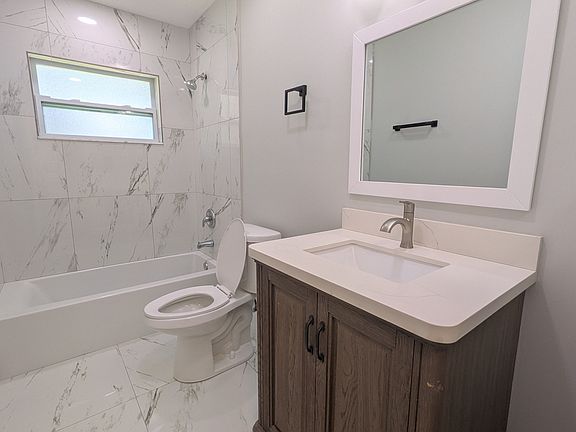 3rd image of 6904 Sebastian Rd