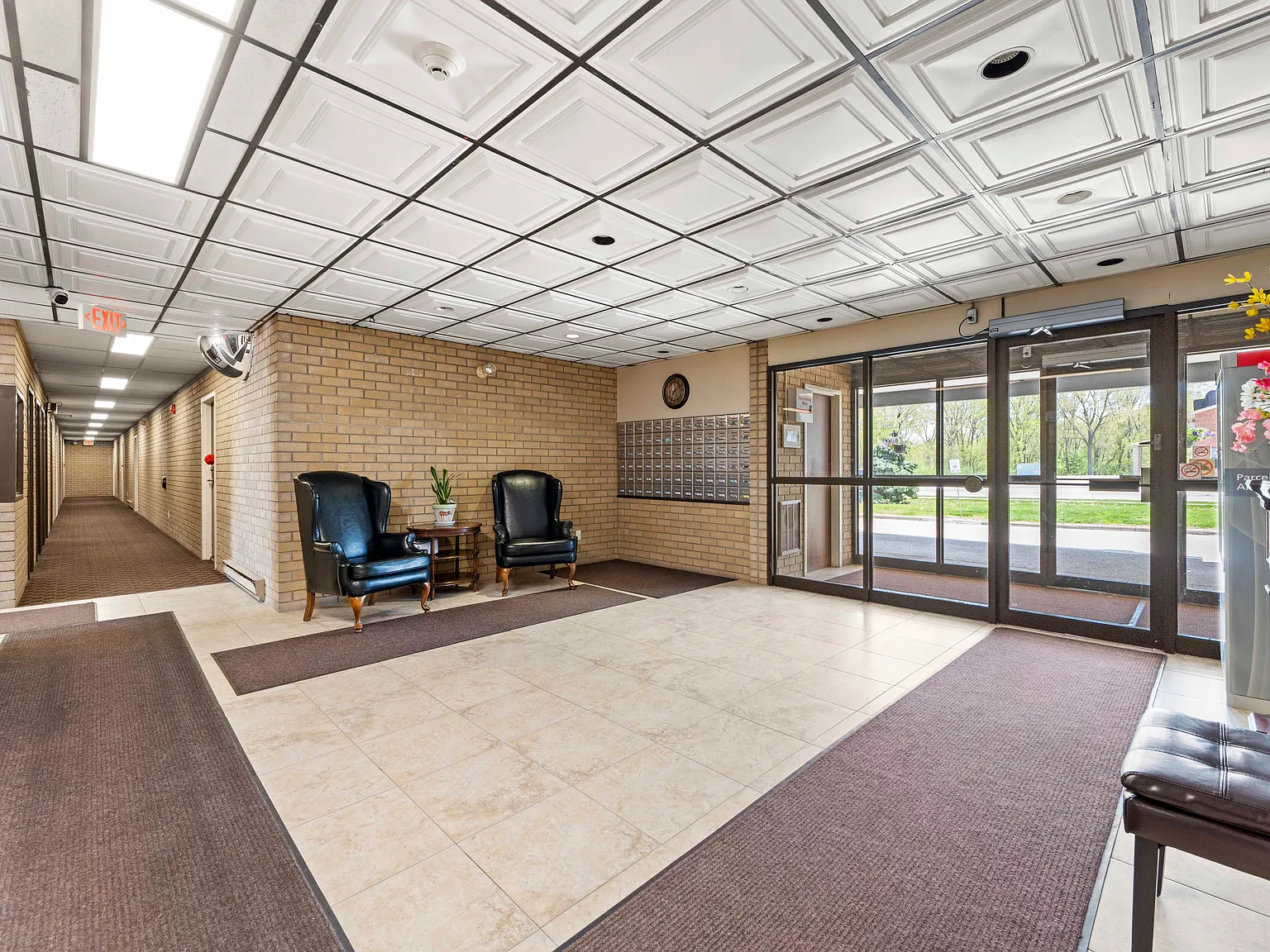 Grandview Apartments — Photo 4
