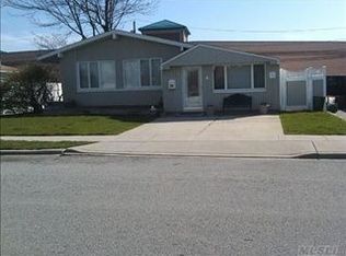 646 Dolores Ln, Bethpage, NY 11714