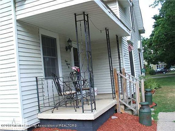 2nd image of 115 E Pine St
