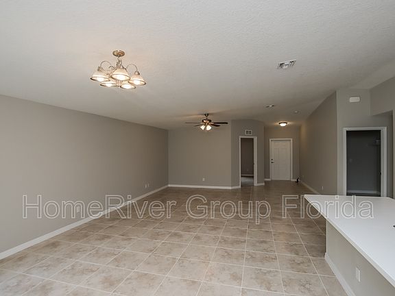 4th image of 505 White Cap Ct NW