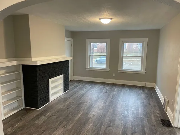 1123 W 23rd St, 1123 W 23rd St APT 1, Cedar Falls, IA 50613