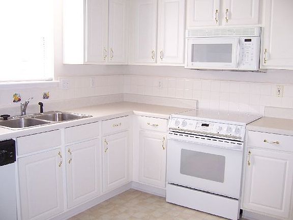 3rd image of 1374 Silver Moon Dr
