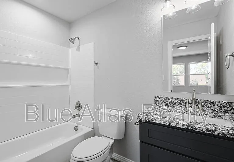 5820 Grayson St — Photo 10