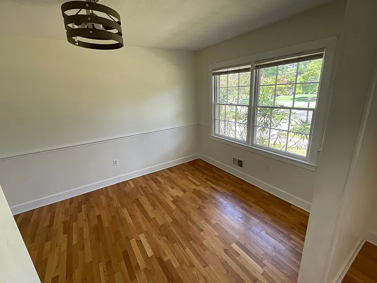 114 S Cardinal Dr — Photo 8