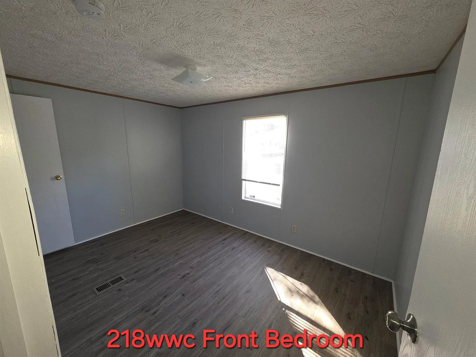 WWC218 — Photo 3