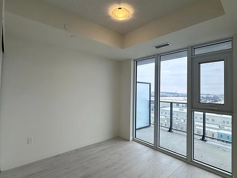 8960 Jane St #709 — Photo 8