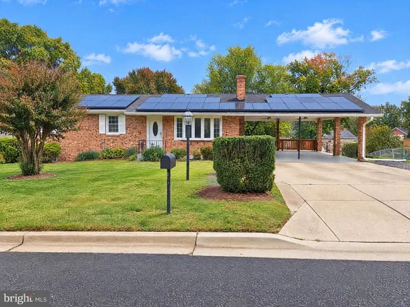 6600 Hallam Dr, Upper Marlboro, MD 20772