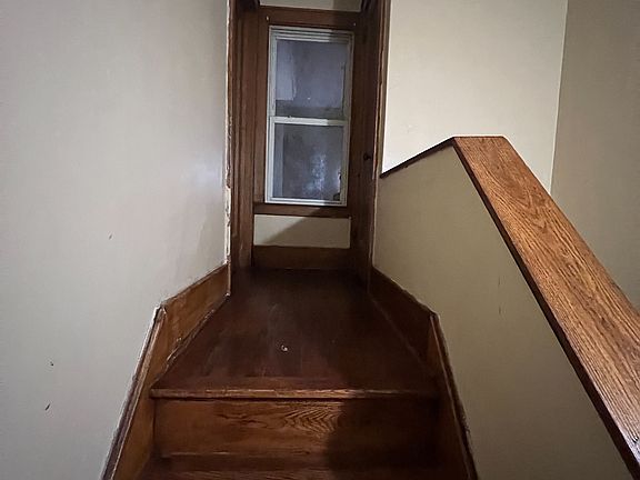 3rd image of 227 Garfield Ave