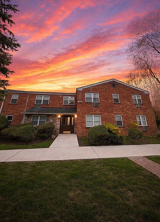 1st image of 22 Bay Ter APT 1G