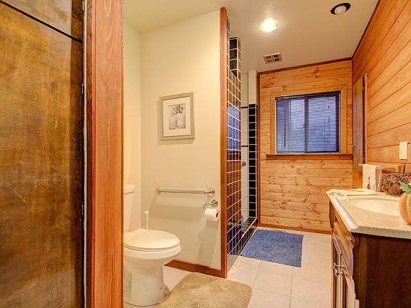 5th image of 318 W Woodworth St