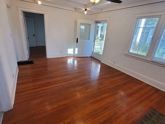 5th image of 622 S Marengo Ave