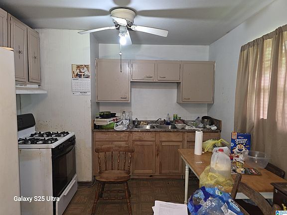 2nd image of 1724 Spurgeon Rd