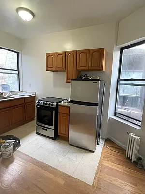 Rented by Jonis Realty | media 8