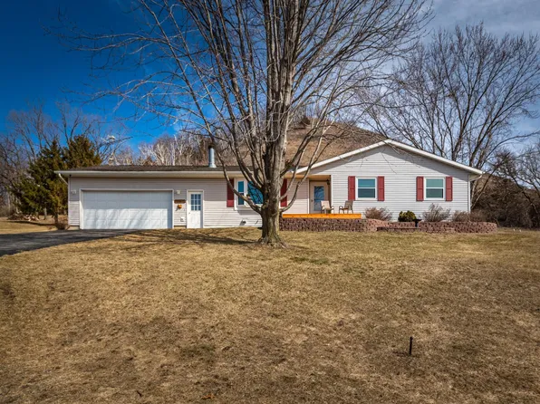 6037 Country Club Rd, Houston, MN 55943