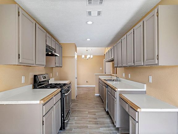 3rd image of 16335 San Mateo Dr
