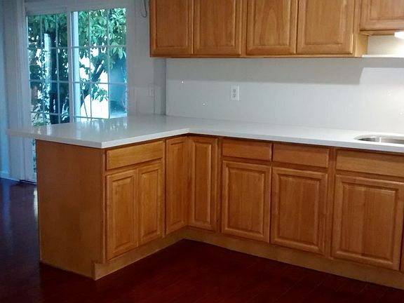 4th image of 285 Monmouth Dr