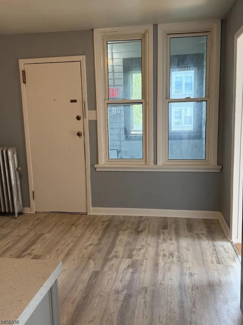 3 bed, 1.0 bath, $2,800 — Photo 2