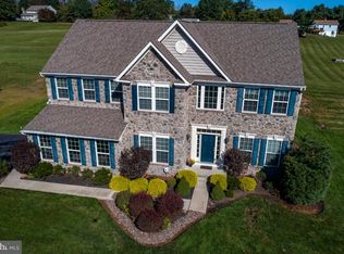 524 Glenwood Dr, Douglassville, PA 19518