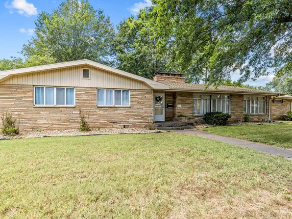410 N Eisenhower Street, Monett, MO 65708