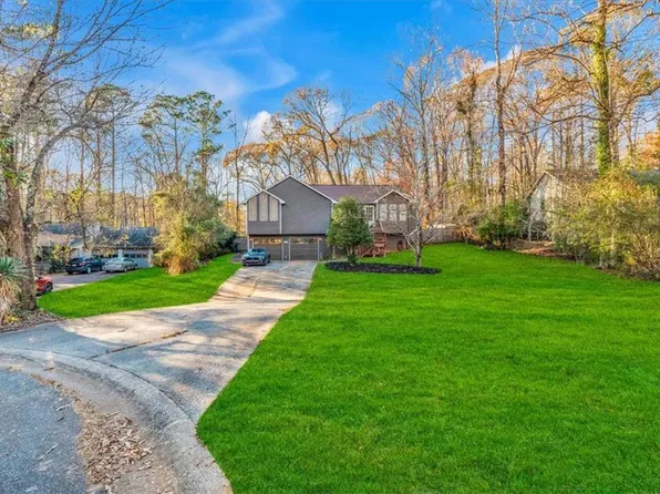 6213 Emerald Springs Dr SE, Acworth, GA 30102