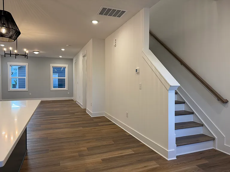 350 Cottage Hill Way — Photo 7