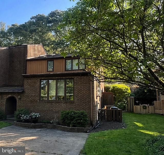 1st image of 728 Ticonderoga Ave