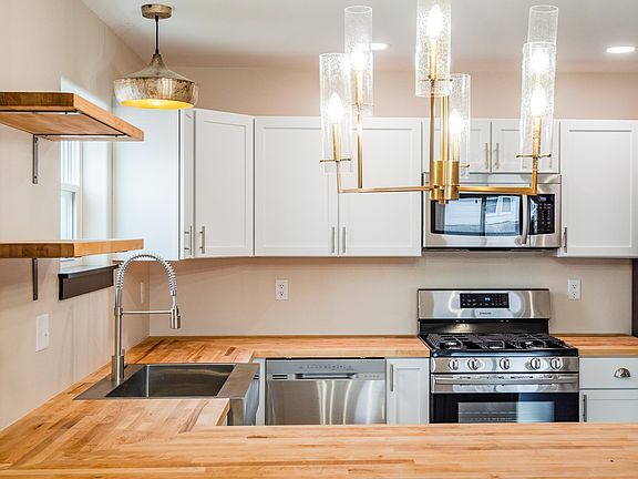 5th image of 526 7th Ave SW #A
