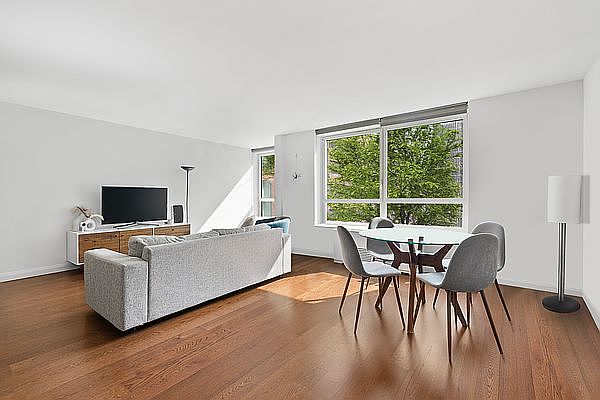 1st image of 200 E 94th St APT 507