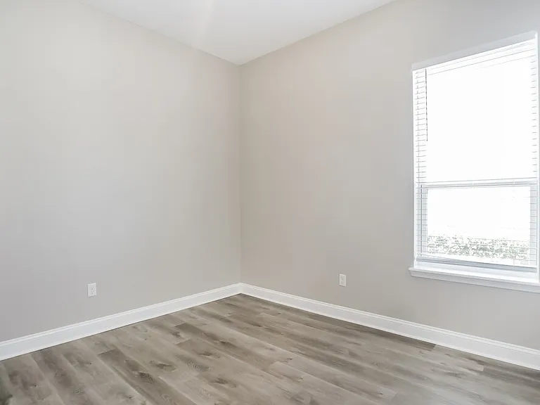 124 Willow Lake Dr — Photo 14