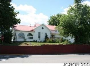 737 E 4th St, Seymour, IN 47274
